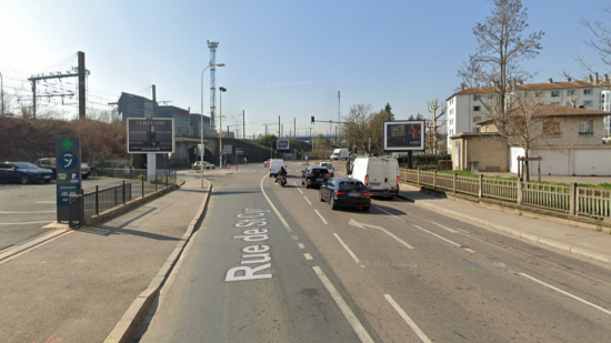 Lyon : circulation perturbée pour un an et demi rue de Saint-Cyr, un couloir bus et des pistes cyclables à venir Lyon : circulation perturbée pour un an et demi rue de Saint-Cyr, un couloir bus et des pistes cyclables à venir
