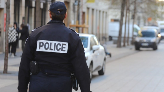 Lyon : il vole et dégrade une voiture avant de se faire prendre par le propriétaire du véhicule Lyon : il vole et dégrade une voiture avant de se faire prendre par le propriétaire du véhicule