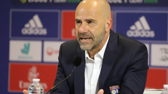 L’OL et Peter Bosz recherchent activement un milieu défensif L’OL et Peter Bosz recherchent activement un milieu défensif