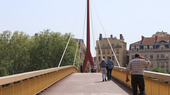 Lyon : un policier frappé lors de l'interpellation de deux voleurs Lyon : un policier frappé lors de l'interpellation de deux voleurs