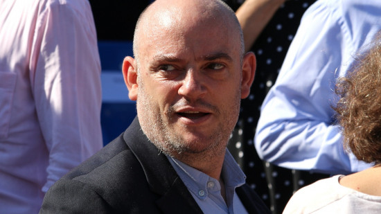 Sénat : Thomas Dossus (EELV) fait adopter un amendement sur l’interdiction de panneaux publicitaires lumineux en cas de pénurie d'électricité