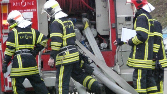 Près de Lyon : au péage de l'autoroute A6 une voiture a pris feu