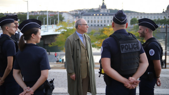 Avec les renforts de Darmanin, le préfet veut que les délinquants "se disent que la police est partout à Lyon"