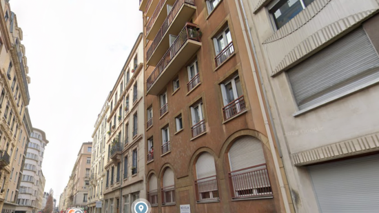 Lyon : un corps en décomposition retrouvé dans un appartement, la piste d’un meurtre privilégiée Lyon : un corps en décomposition retrouvé dans un appartement, la piste d’un meurtre privilégiée