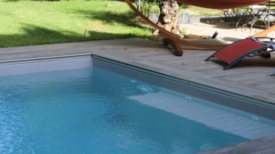 Piscines non déclarées dans le Rhône : un pactole de plus de 700 000 euros découvert par l’intelligence artificielle