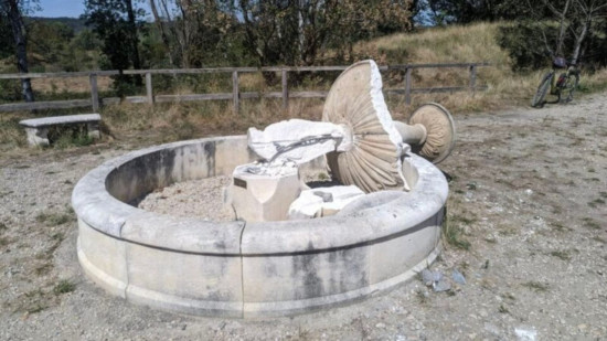 Grand Parc de Miribel-Jonage : le cœur de bronze volé et une fontaine détruite