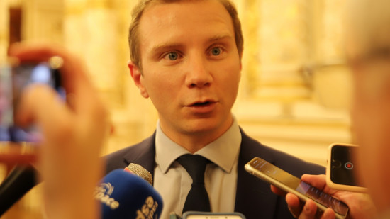 Travailler bénévolement pour l’Etat : le député Alexandre Vincendet dévoile son "service citoyen"