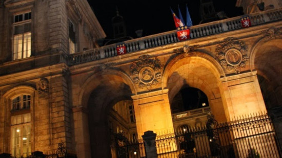 Lyon : la police municipale interpelle un homme armé d’un pistolet près de l’Hôtel de Ville