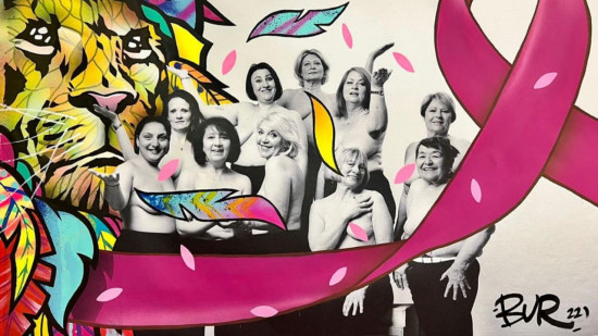 Près de Lyon : des élues posent seins nus pour la bonne cause