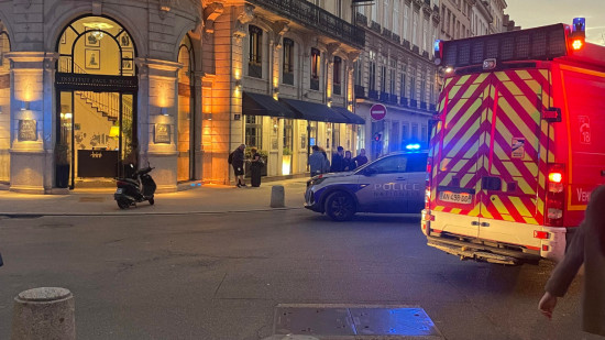 Lyon : en scooter, il renverse une cycliste le long de la place Bellecour Lyon : en scooter, il renverse une cycliste le long de la place Bellecour