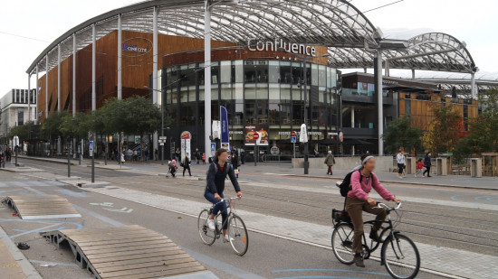 Lyon : un cycliste hospitalisé après avoir percuté le tramway Lyon : un cycliste hospitalisé après avoir percuté le tramway