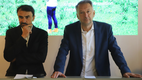 Grégory Doucet, Bruno Bernard et Cédric Van Styvendael demandent aux banques de renoncer aux financements des énergies fossiles