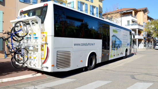 Rhône : le Sytral expérimente l’emport de vélos sur certaines lignes de cars