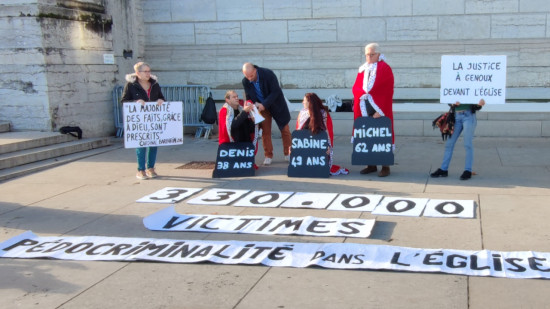 Rassemblement à Lyon pour dénoncer l’inaction de l’Etat : "La justice est faible envers les violeurs d’enfants"