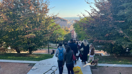 Lyon : ils testent leurs armes en tirant en l’air sur les pentes de la Croix-Rousse Lyon : ils testent leurs armes en tirant en l’air sur les pentes de la Croix-Rousse