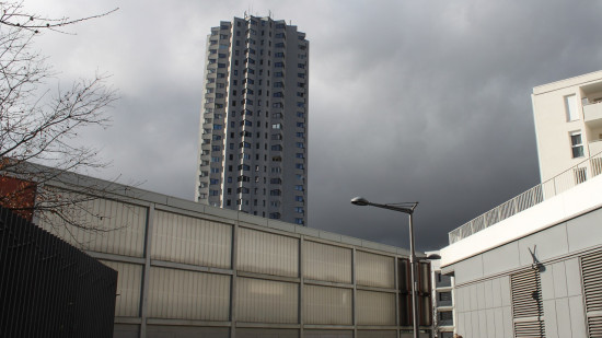 Descente de police à la Duchère : les agents trouvent des drogues, des liasses ou encore une grenade