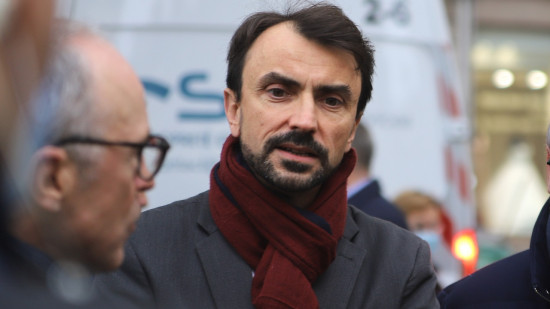 Enfant autiste exclu de la cantine à Lyon : Grégory Doucet admet ne pas avoir encore de solutions "satisfaisantes" Enfant autiste exclu de la cantine à Lyon : Grégory Doucet admet ne pas avoir encore de solutions "satisfaisantes"