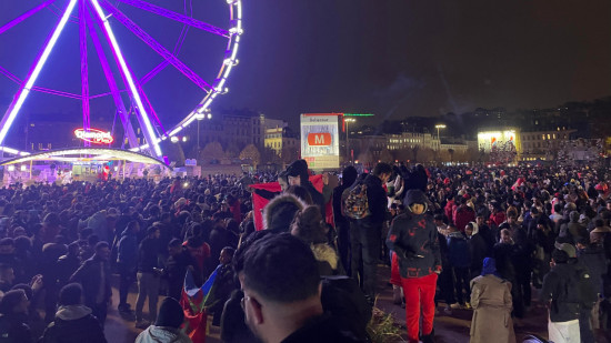 Victoire du Maroc face à l’Espagne : le centre-ville de Lyon paralysé par les supporters en liesse