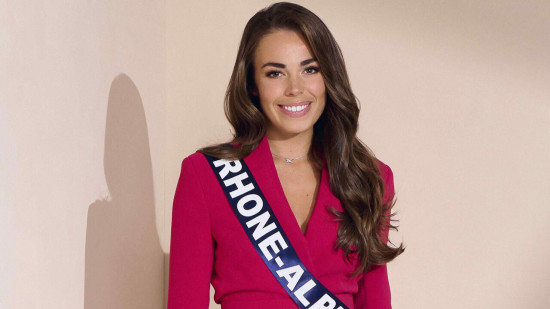 Miss France 2023 : Esther Coutin, Miss Rhône-Alpes, "plus déterminée que jamais à ramener la couronne !"