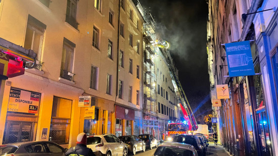 Lyon : incendie en centre-ville, un blessé léger Lyon : incendie en centre-ville, un blessé léger