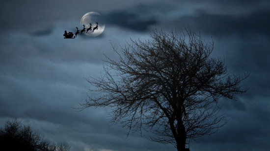Près de Lyon : un arrêté municipal pour autoriser le survol du Père Noël