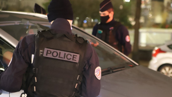 Près de Lyon : les policiers évitent de se faire renverser par un chauffard la nuit de la Saint-Sylvestre