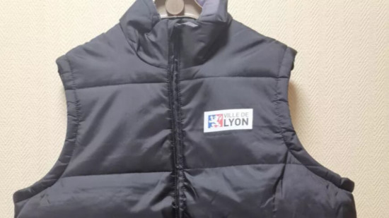 Doudounes made in Bangladesh : la Ville de Lyon "a fait de son mieux"