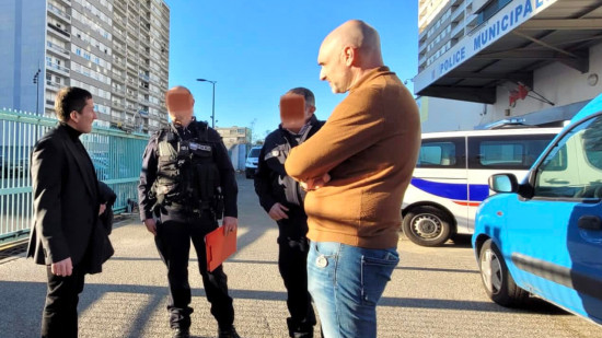 Le poste de police municipale de Rillieux essuie des tirs de mortiers d'artifice, le maire prévient les "pieds nickelés" derrière l'attaque