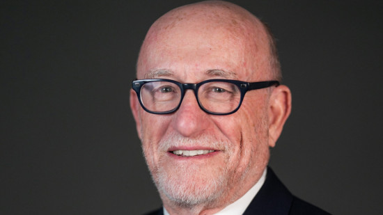 "Misogyne", "machiste" : Alain Jakubowicz critiqué pour sa réaction face à la tenue d’une députée