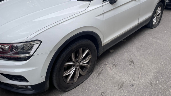 Lyon : nouvelle action de militants anti-SUV, des pneus dégonflés et crevés dans le quartier d’Ainay !