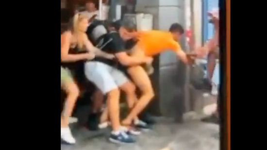 Policiers agressés par la foule à la Guillotière à Lyon : le voleur en fuite enfin retrouvé Policiers agressés par la foule à la Guillotière à Lyon : le voleur en fuite enfin retrouvé