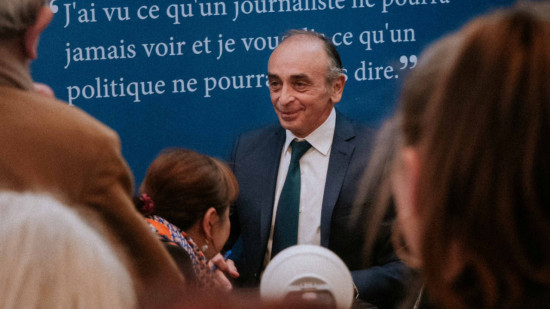 Eric Zemmour attaque l’arrêté municipal et maintient sa venue samedi : "Un jour, nous reconquerrons Villeurbanne" Eric Zemmour attaque l’arrêté municipal et maintient sa venue samedi : "Un jour, nous reconquerrons Villeurbanne"
