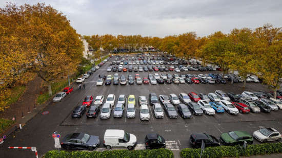 Halles et kiosques, moins de stationnement : à Bron, la place de la Liberté ne sera bientôt plus un îlot de chaleur