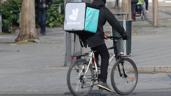 Lyon : le cycliste décédé dans un accident en Presqu'île était un livreur Deliveroo