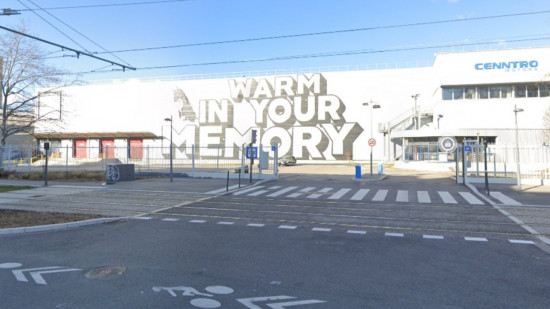 Il porte plainte contre la Métropole de Lyon pour une inscription en anglais sur la façade des anciennes usines Fagor-Brandt
