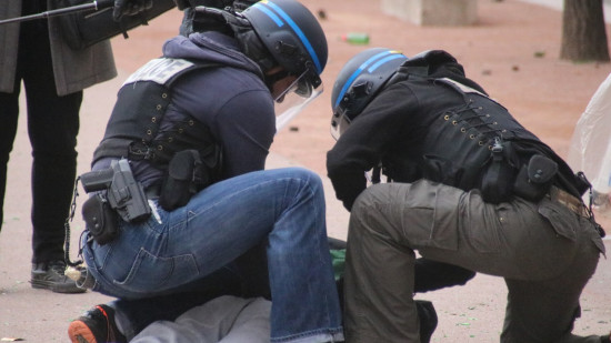 Lyon : 1 interpellation et 14 verbalisations pour non-respect de l'interdiction de manifester mercredi soir