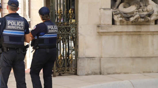 Violences au sein d’un couple de policiers municipaux de Lyon : l'homme condamné Violences au sein d’un couple de policiers municipaux de Lyon : l'homme condamné