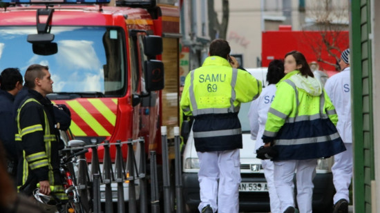 Villeurbanne : un piéton entre la vie et la mort après avoir été renversé, le chauffard en fuite Villeurbanne : un piéton entre la vie et la mort après avoir été renversé, le chauffard en fuite
