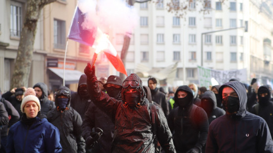 Emmanuel Macron à Lyon : les opposants attaquent le périmètre de sécurité devant la justice