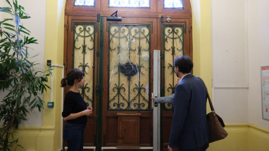 Mairie du 3e arrondissement de Lyon attaquée : Grégory Doucet à la rencontre des agents choqués