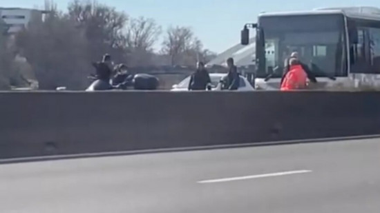 Lyon : jug&eacute; irresponsable apr&egrave;s avoir d&eacute;tourn&eacute; un bus sur la M7