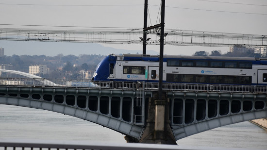 Trafic SNCF interrompu entre Lyon et Vienne, reprise espérée ce mardi soir 