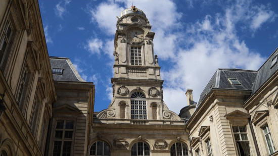 Une piste de danse géante installée dans la cour de l’Hôtel de Ville de Lyon !