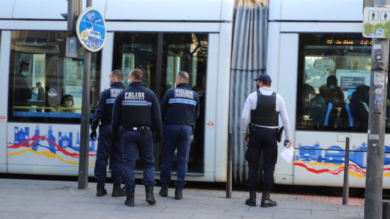 Meyzieu : le suspect d’une tentative de meurtre au couteau interpellé et écroué