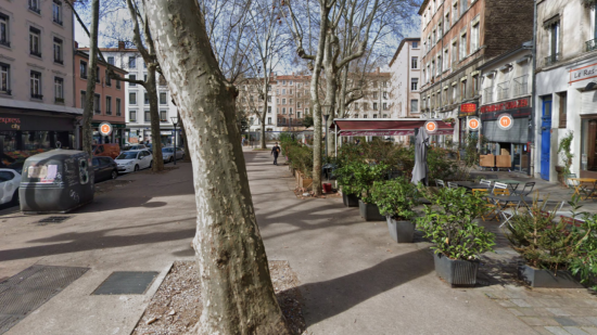 Lyon : Deux clandestins sous OQTF rouent de coups le client d’un bar pour une cigarette