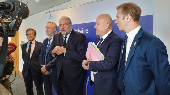 Eric Dupond-Moretti à Lyon : greffiers en colère et sondage bancal