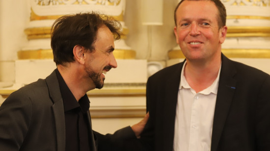 Immigration : les maires de Lyon et Villeurbanne réclament une convention citoyenne et un "débat apaisé" Immigration : les maires de Lyon et Villeurbanne réclament une convention citoyenne et un "débat apaisé"