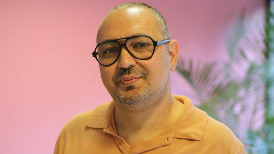 "Il faut légaliser la ganja, éliminer tous les vendeurs de meca, écoute ça"