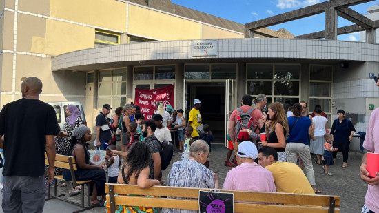 La Ville de Lyon ouvre un centre de loisirs pour les enfants hébergés au gymnase Bellecombe La Ville de Lyon ouvre un centre de loisirs pour les enfants hébergés au gymnase Bellecombe