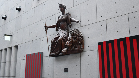 Il fait Lyon-Grenoble avec un fusil de chasse pour trouver son ex : 2 ans de prison Il fait Lyon-Grenoble avec un fusil de chasse pour trouver son ex : 2 ans de prison